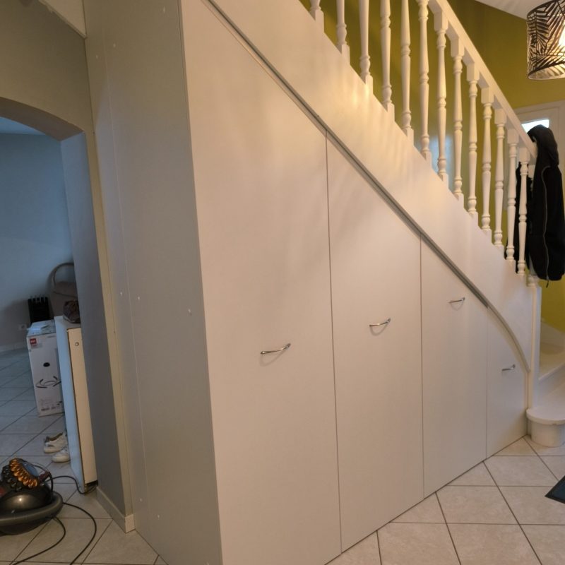 Aménagement sous escalier